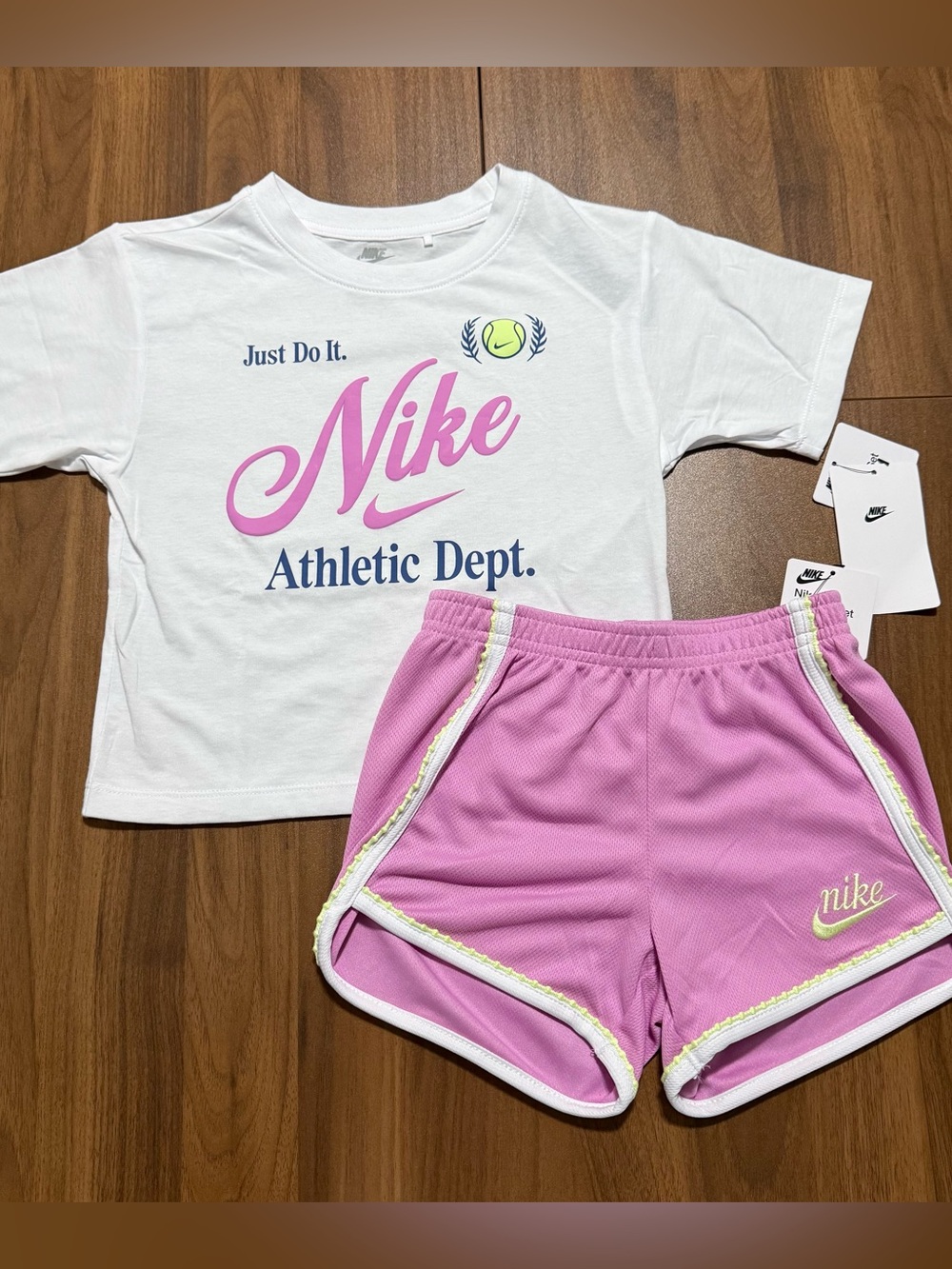 Nike Girls 2 Piece Outfit Set Shirt and Shorts Size 6 New